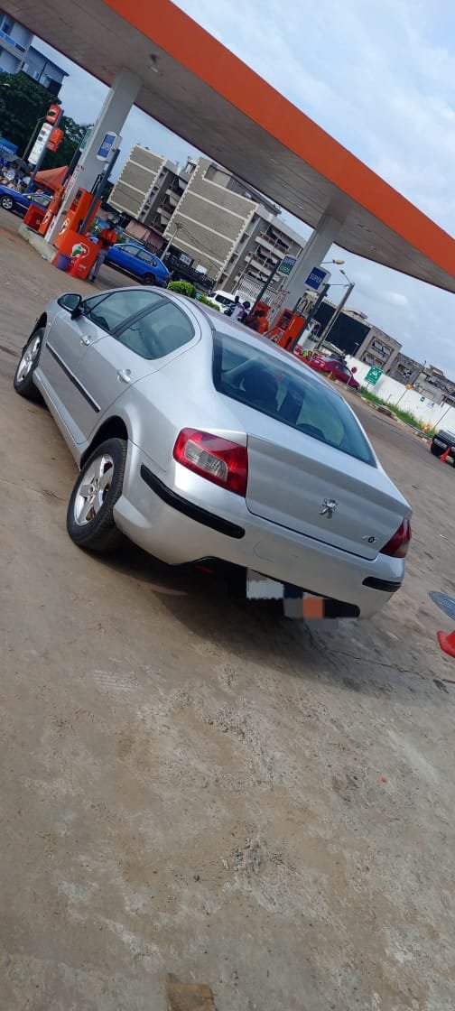 Peugeot 407